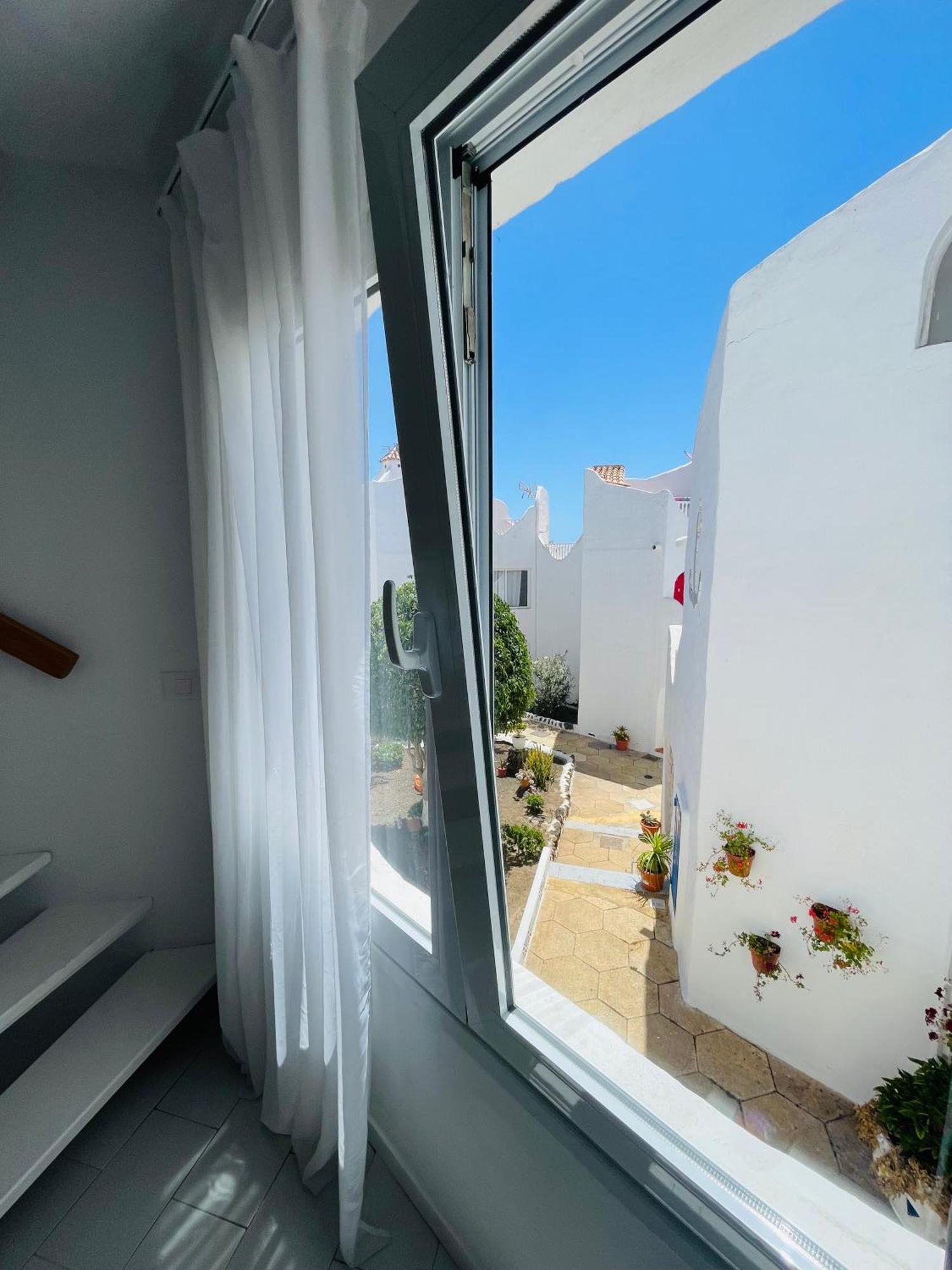Casita Playa Americas 150m De La Playa Apartment